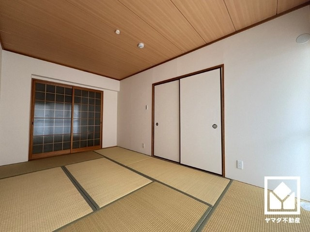約7.5帖と約4.5帖の和室は続き間となっており、一体利用も可能です。