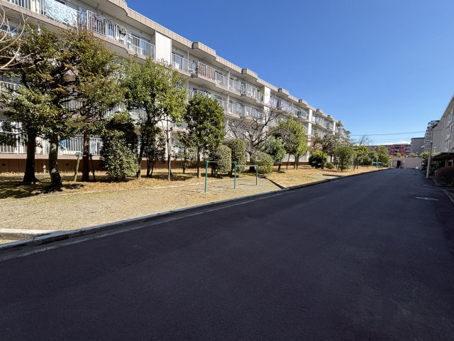 共用部にはちょっとした遊び場もございます。