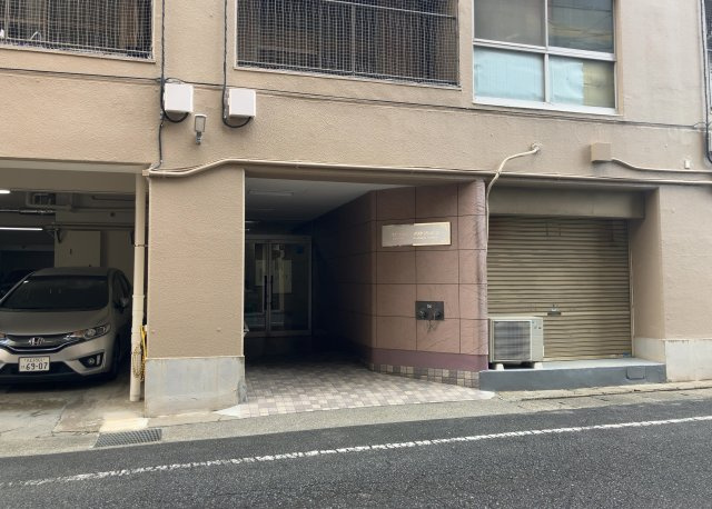 ＳＲＣ造は強度や耐震性の面でもRC造と比べて優れています。そのため、10階建以上の高層または超高層マンションなどの建築にも多く採用されています。柱や梁などのサイズが小さくても高い耐震性を確保できます。