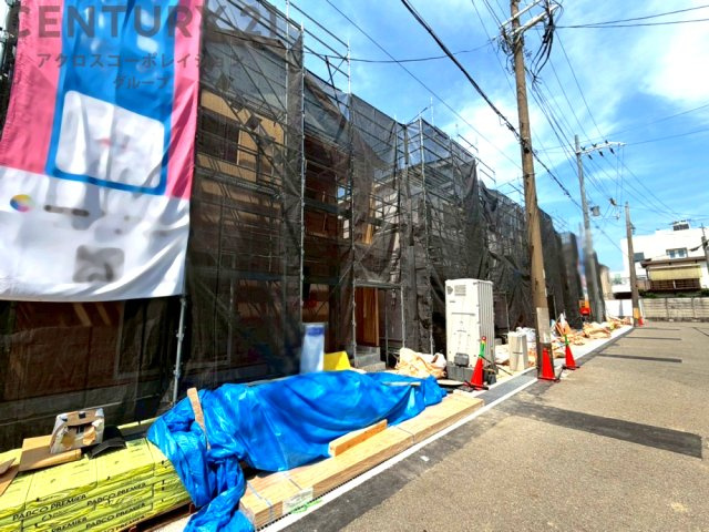 阪急園田駅、ＪＲ尼崎駅の利用が便利です。