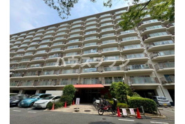 クローバーハイツ森小路二号棟の外観