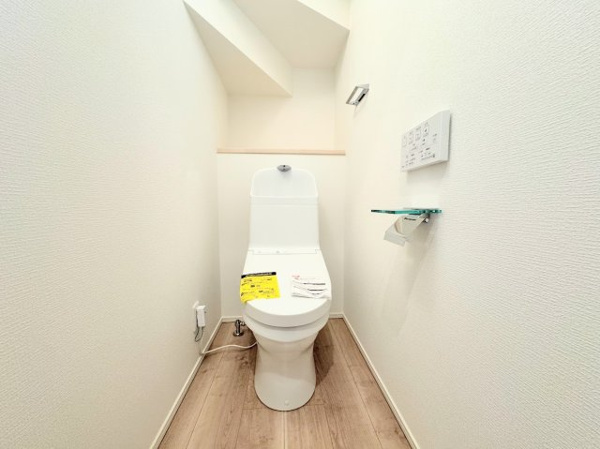 【 北野川新築戸建て のトイレ】