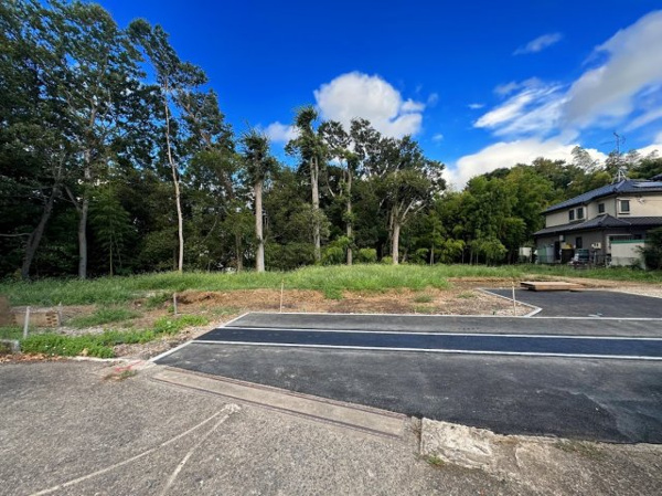 【 北野川新築戸建て の前面道路含む現地写真】