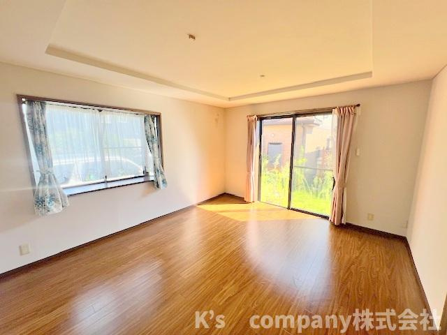 南向きのリビングは明るい日差しが差し込むご家族の集まる憩いのスペース♪