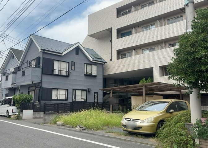 ＲＣ造は、鉄筋とコンクリートを一体化させた構造材を柱や梁などに用いる構造です。耐震性や耐久性にすぐれています。