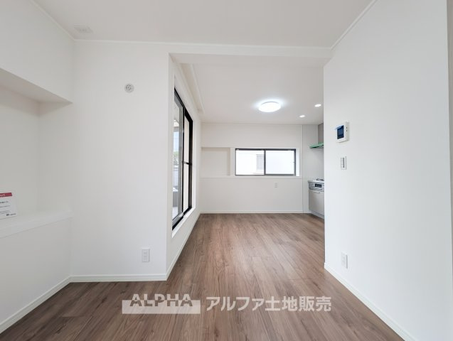 【Living　Style】◆自分らしく暮らす◆約11帖のLDKは、ライフスタイルに合わせた家具選びやレイアウトを楽しめる、毎日の生活の中心となる空間です。