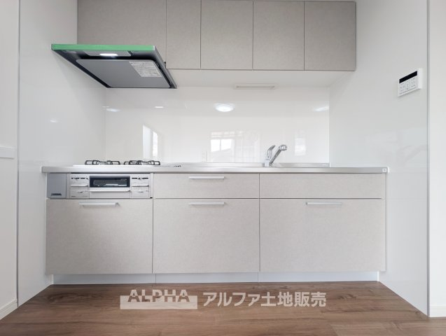 【System　Kitchen】◆新品キッチン◆リフォームでシステムキッチンを新品交換。毎日使う水回りが新しくなり、料理の時間も気持ちよく楽しめます。