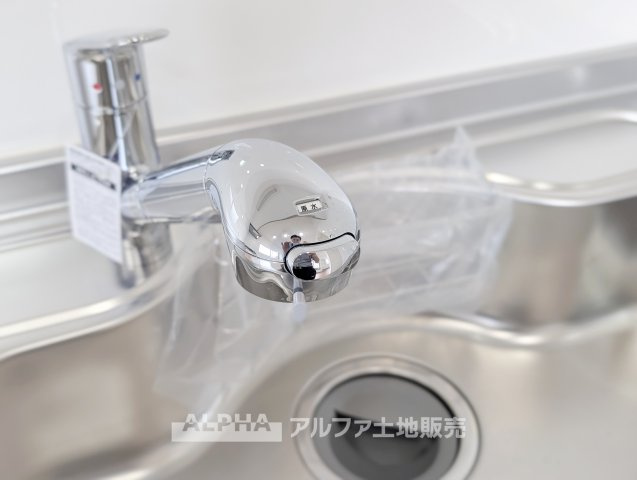 【Water　Purifier】◆浄水器◆いつでも気軽においしい水を利用できる浄水器。飲み水はもちろん、お米を炊くときや料理にも使いやすく、毎日のキッチンワークに役立ちます。