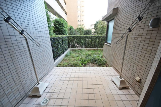 開放感良好な専用庭でガーデニングや家庭菜園を楽しむのもいいですね