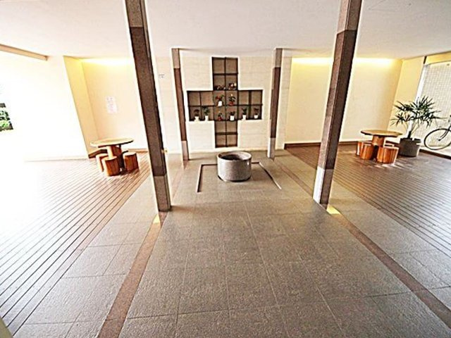 広々としたエントランスが開放感を演出