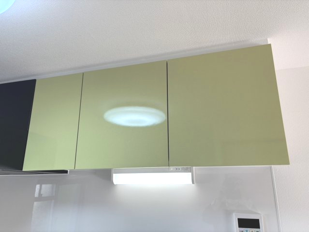 上部収納もありますので、色々と収納できそうです♪