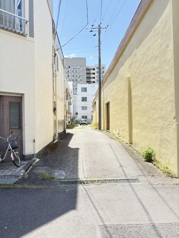 お車の出入りがしやすい約4m道路に接道しており、毎日の移動もスムーズです。