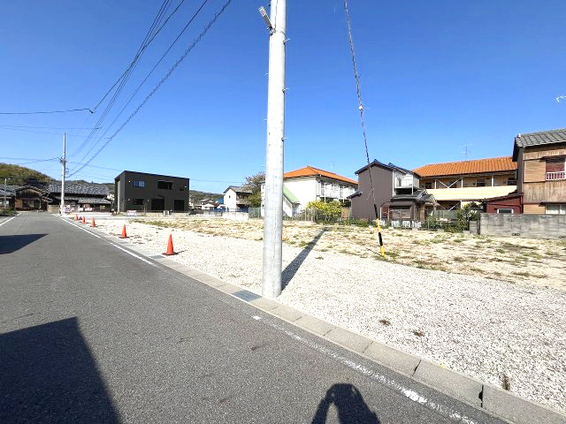 現地写真　※令和7年4月14日撮影　間口16.1ｍの整形地！　建物建築プラン有り（土地＋建物32.8坪3、280万円）
