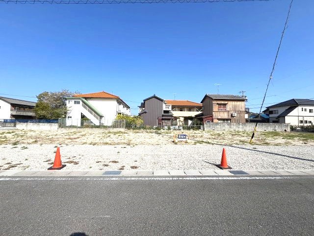 現地写真　※令和7年4月14日撮影　コンビニ・スーパーが徒歩圏内にあり生活至便です！　建物建築プラン有り（土地＋建物32.8坪3、280万円）