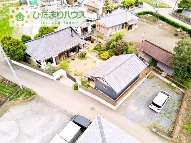 お車5台駐車可能！スペースを区切って家庭菜園なども可能！