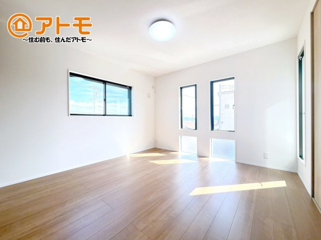 各居室に収納がついているので、部屋の中をすっきり見せることができますね！