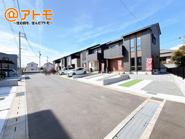 前面道路も広いので駐車が苦手なママもらくらく駐車することができます♪