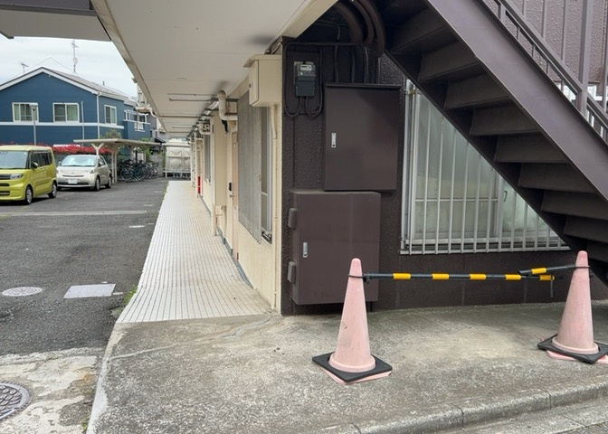 ラウンジは、マンションの共用スペースに椅子やテーブルなどを配置した利用者が寛げる空間です。屋内型ラウンジと屋外型ラウンジがあります。共用部分の管理状況と合わせて、詳細については現地でご確認ください。