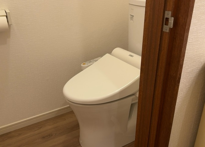 トイレは大きさや形、機能、抗菌性などが異なる多種多彩なタイプが各メーカーから出ています。それぞれに良さがあるため、事前にどういったタイプのトイレがいいのかをご家庭内で決めて、内見に行くといいでしょう。