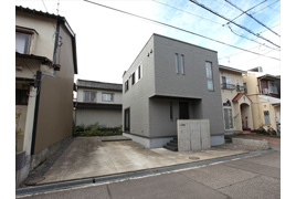 金沢市久安四丁目中古住宅の外観