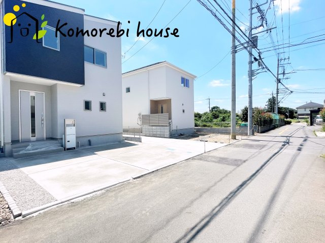前面道路含む現地写真です