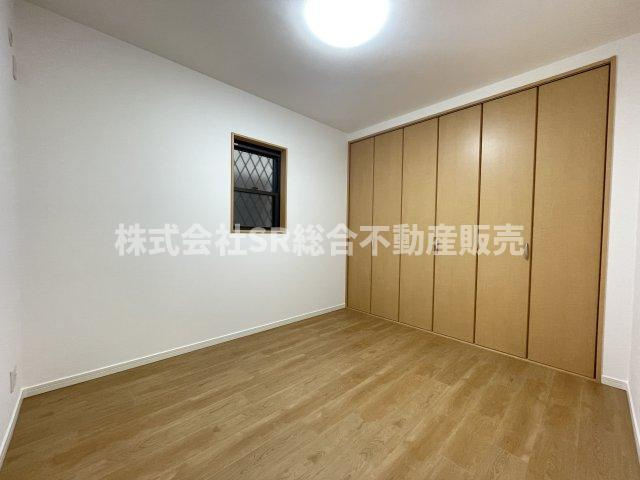 個人の部屋や寝室として使える洋室です