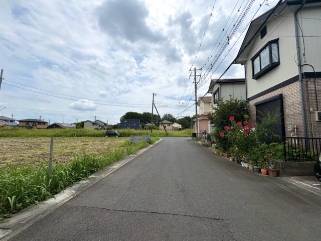 ■?区画　■お好きなハウスメーカーで建築可能です！　■土地面積約90坪！　■南面道路