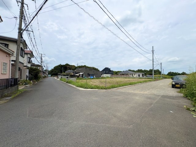 ■?区画　■お好きなハウスメーカーで建築可能です！　■土地面積約90坪！　■南面道路