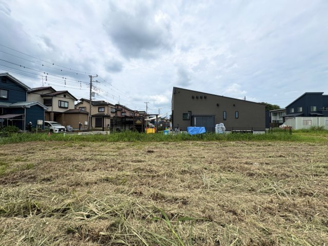 ■?区画　■お好きなハウスメーカーで建築可能です！　■土地面積約90坪！　■南面道路