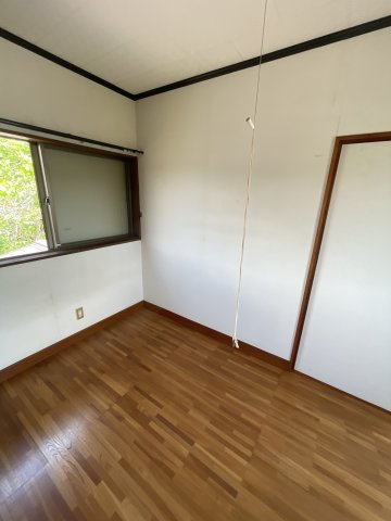 家具配置がしやすい、壁面を活かせるコンパクトな個室