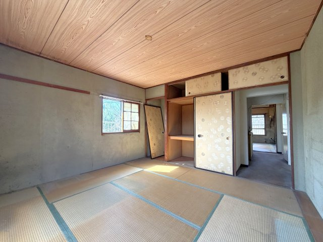 2階の8帖の和室です