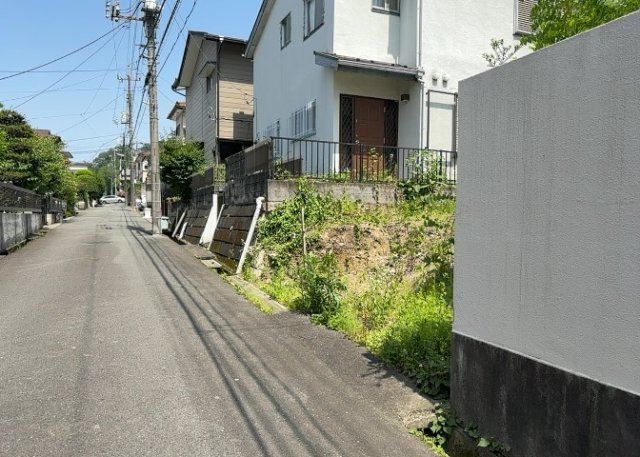 物件の詳細については、現地を見てわかること以外に、役所や法務局などで調べないとわからないことがあります。そのため、現地に行く場合は、もしこの物件を買ったらどのような生活ができるかをイメージしましょう。