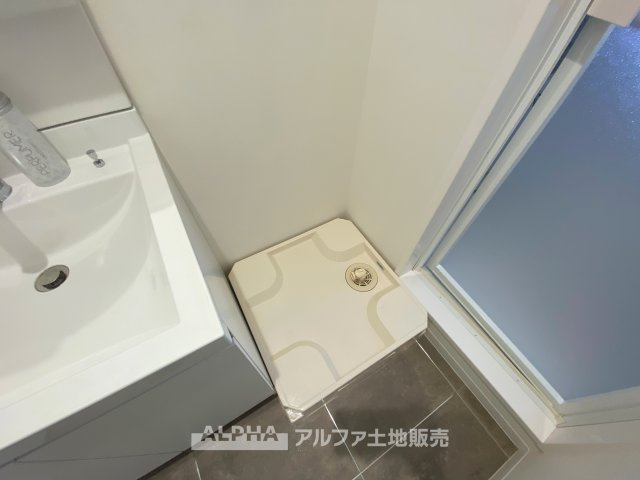 【Laundry　space】　◆ランドリースペース◆広々した空間で雨の日でも十分に洗濯物を乾かすことが出来ます。バスルームには浴室換気乾燥機も付いているので重宝しますね。