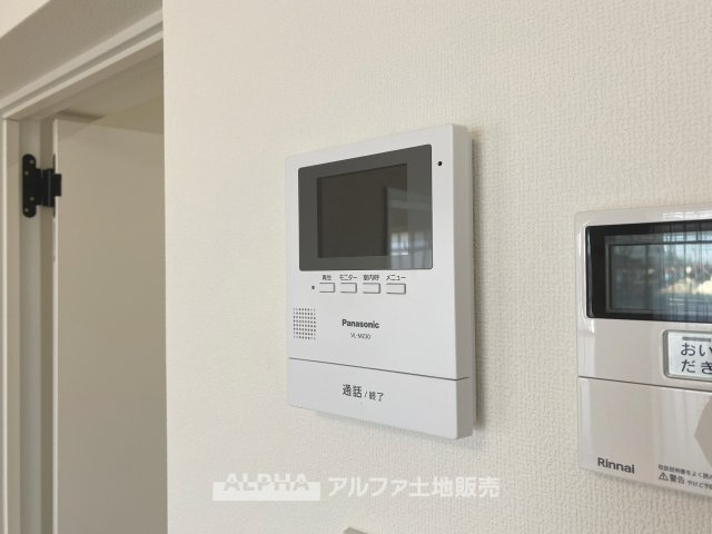 【Color　TV　intercom】　◆カラーTVインターホン◆録画機能がついているので、外出時の来客、宅配、防犯でも役立つ便利なインターホンです。