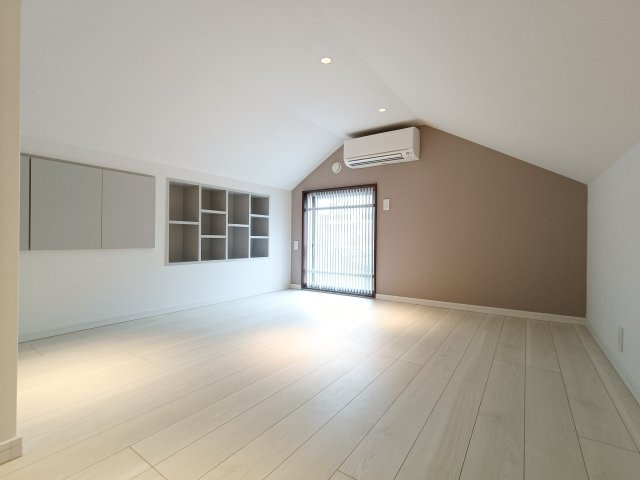 【洋室4】　それぞれの部屋が独立性を保ち、家族のプライベート時間を大切にできます。
