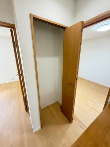 収納が豊富で、暮らしやすさに配慮した間取りです。