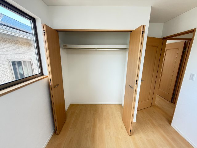 洋室5.2帖・収納付きで、お部屋がすっきり片付きます。