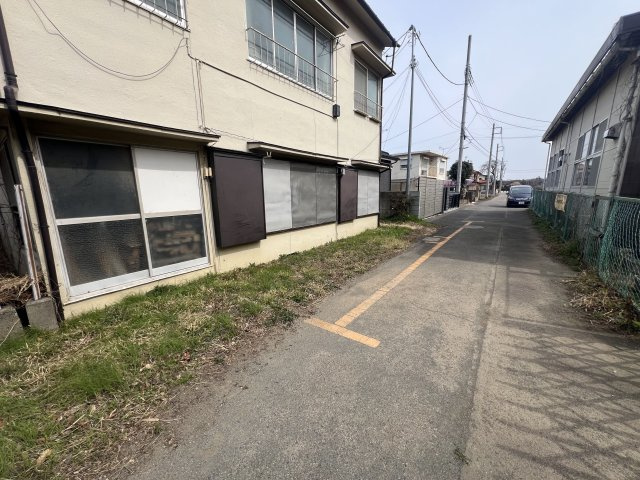 前面道路含む現地写真です