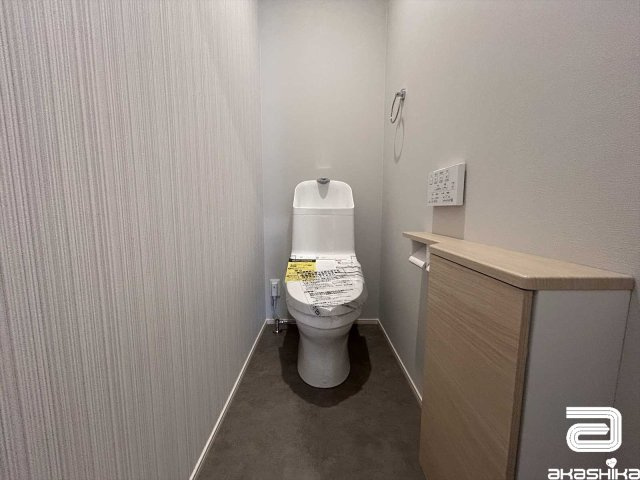 いつでも清潔に保ちやすい、シンプルで機能的なトイレ。