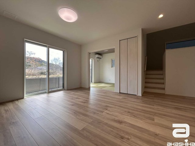 ゆったりとした広さで、思い思いのくつろぎ時間を満喫できるリビングです。