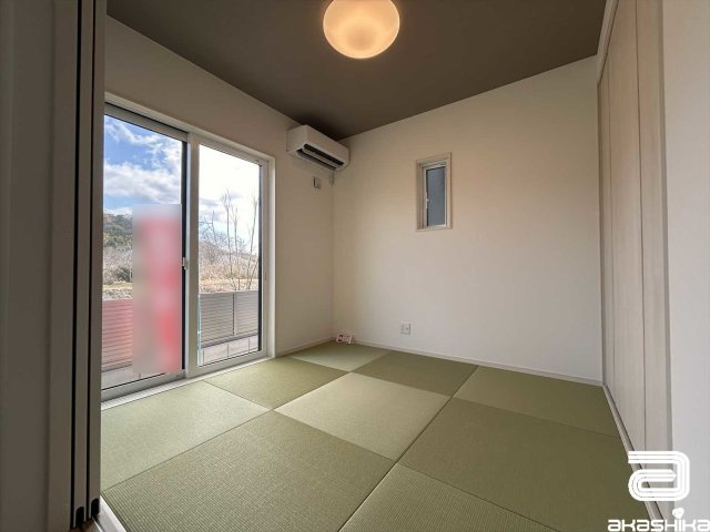 畳のぬくもりが心地よい、くつろぎの和空間。