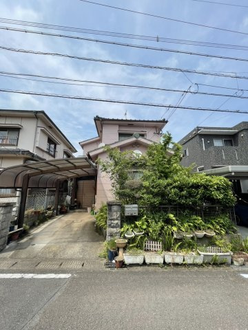 落ち着いた雰囲気の外観です