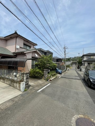 前面道路含む現地写真です