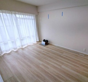 使い勝手のいい洋室です