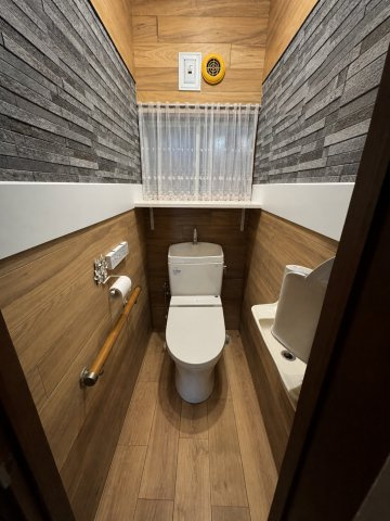 コンパクトで使いやすいトイレです
