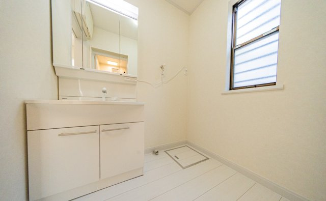 三面鏡付き洗面化粧台