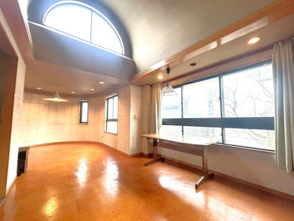 【練馬区西大泉4丁目 診療所付住居 西武池袋線 大泉学園の居間】