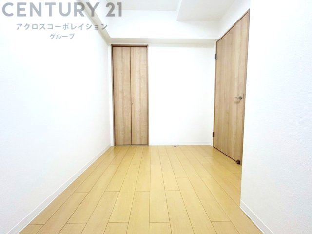 子供部屋…創造性や成長を促す遊びの空間を提供。学習や趣味に集中できる環境を整えます。個別のプライベートスペースは自己表現と自立心を育み、心地よい睡眠環境を整えリラックスできる場所を提供。