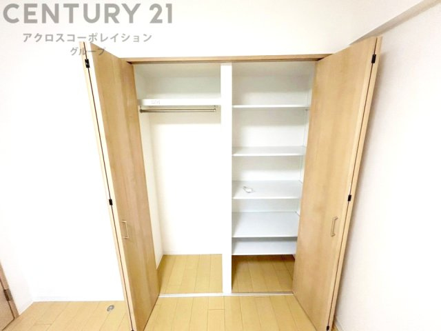 衣類やアクセサリー、小物類の収納が便利で整理整頓がしやすく、部屋の美観を保ちつつ、スペースを最大限に活用できます。衣服のしわやダメージを防ぎ、長持ちさせることができます。