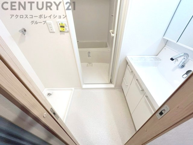 衣服の収納や脱ぎ着や整理整頓がしやすく、湿った衣類を乾燥させるスペースがありカビや臭いの発生を防ぎます。床の汚れを他の部屋に持ち込まず清潔を保つことができます。また快適な入浴環境の整備にも役立ちます。
